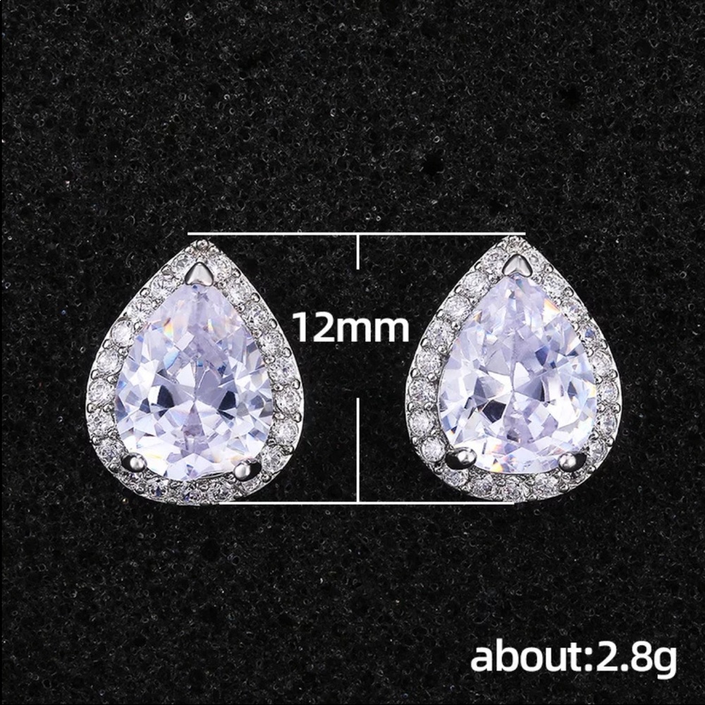 New Gorgeous 925 Silver Pear Cut Diamond Earrings - Picture 5 of 6